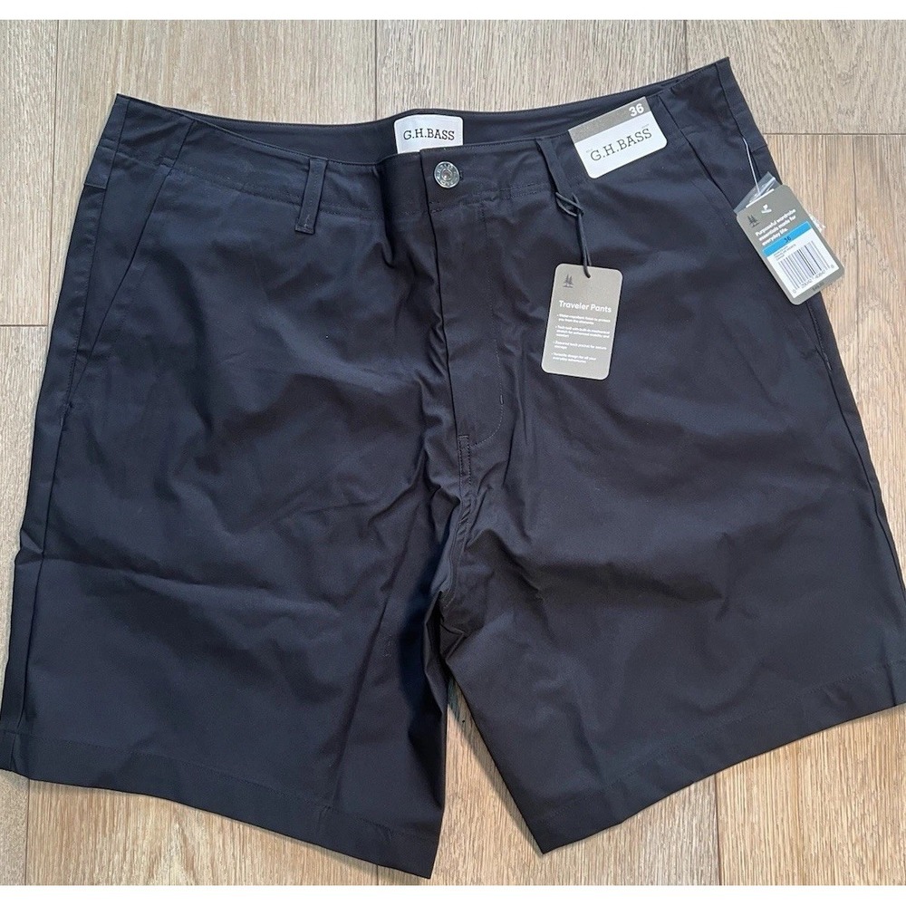 BASS OUTDOOR Men's Water Repellent Front Zip‎ Traveler Shorts, Caviar Size 36